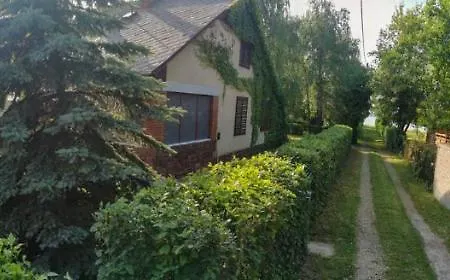 בית נופש Step88 בלטונללה