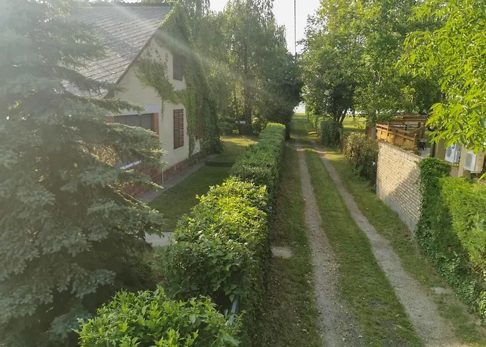 Step88 Casa de Férias Balatonlelle